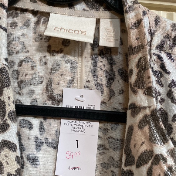 NWT Chico’s Animal Pattern printed vest (Chico Size 1) - Picture 3 of 7